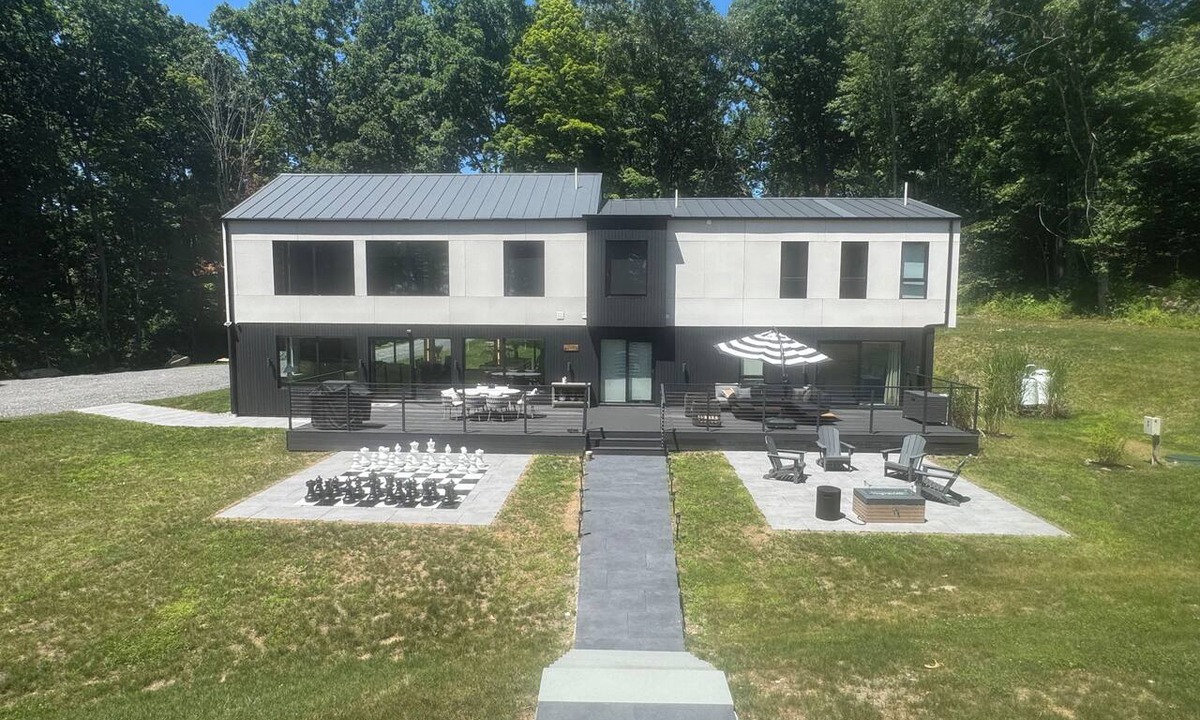Clinton Corners House | Experience elevated living in a magnificent brand new modern home set on 5 acres