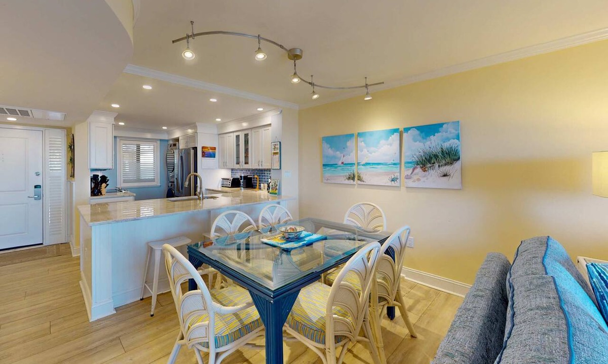 Folly Field Condo | Exquisite oceanfront top-floor condo has the feel of paradise on earth