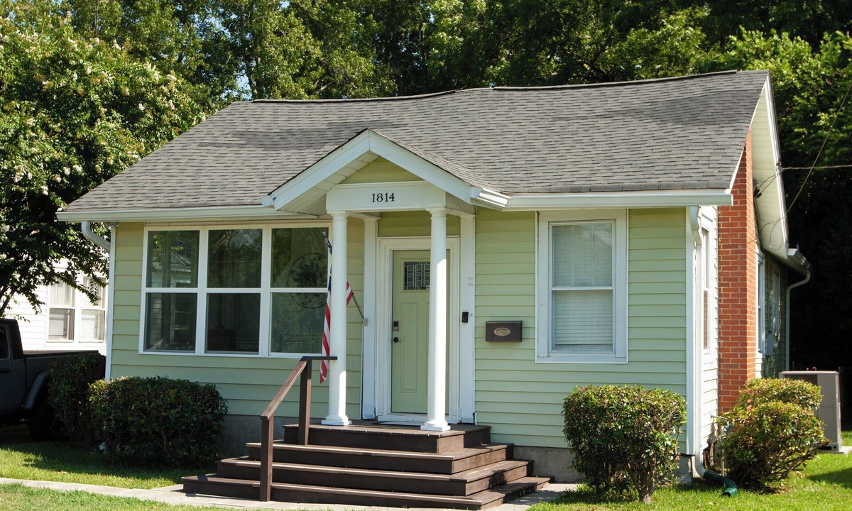 Midtown Cottage | EXTRA! EXTRA! Read All About It.
