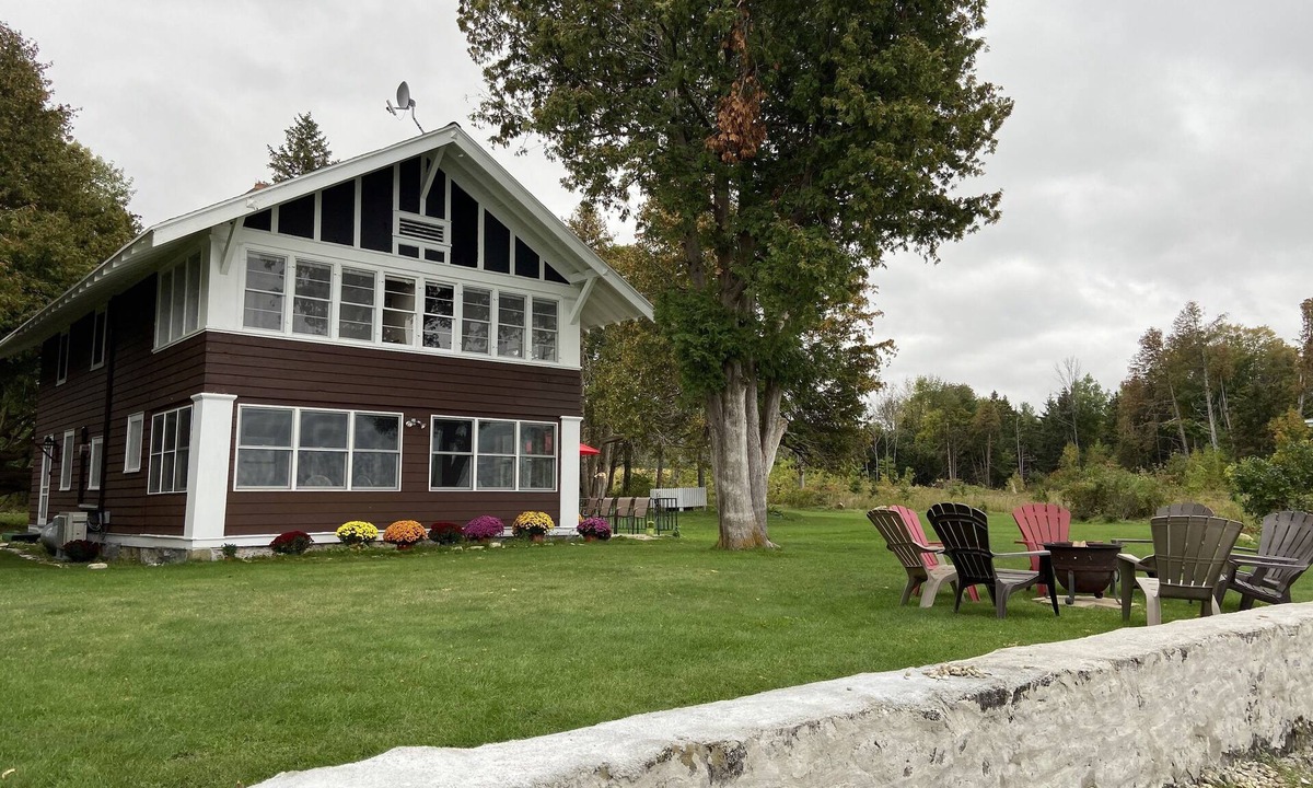 Egg Harbor Cottage | Fall Festivals! Secluded true waterfront! Sleeps uo to 12, dogs, great rates