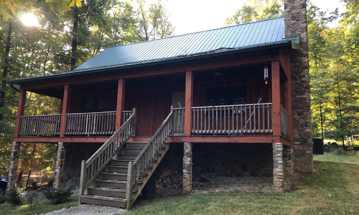 Carroll Valley Cabin | Fall will be here before you know it! Crackling fires await you at this hideaway