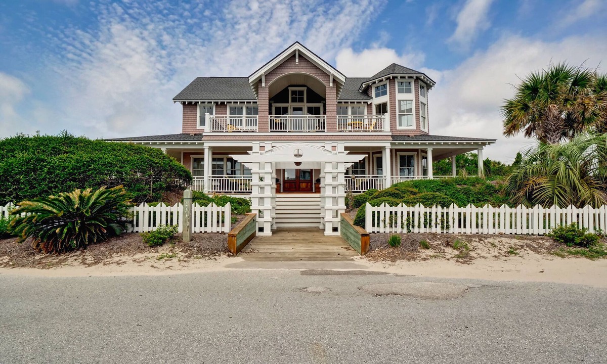 East Beach House | Five bedroom home on Bald Head Island's East Beach, make your next island getawa