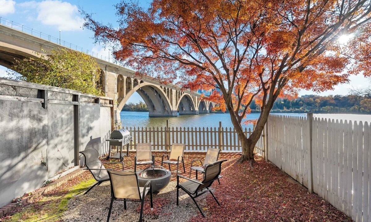 Georgetown Bed & Breakfast | Georgetown 6BR | Waterfront, 3 Balconies