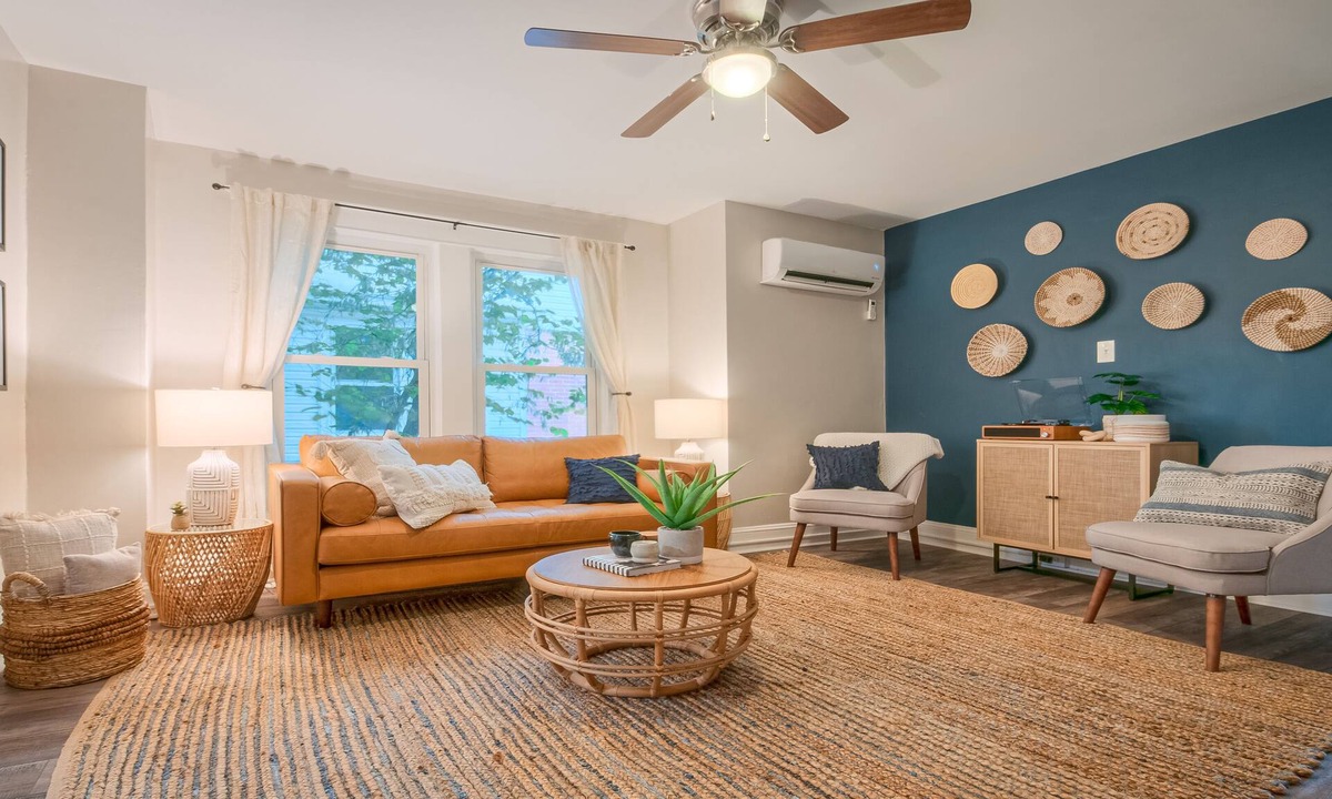 Downtown House | Gorgeous apt, pets, hot tub & fire pit, walk -> DT Frederick