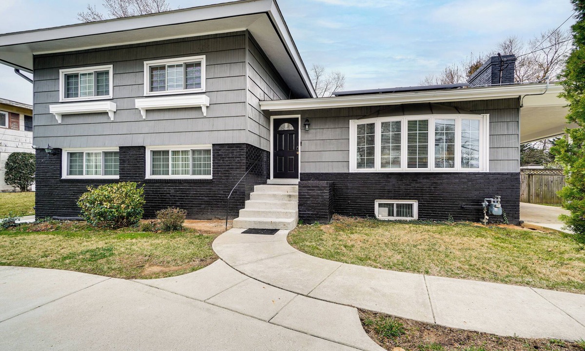 White Oak House | Group Getaway! Modern Silver Spring Home w/Yard