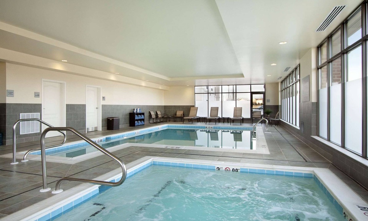 Charles Town Hotel | Hampton Inn & Suites Charles Town