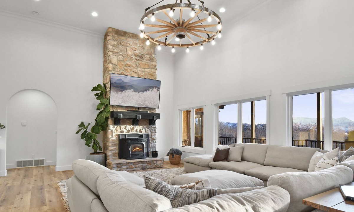 Lake Creek Estates House | Heber Luxury Home, Sleeps 20, Adventure Base or Family Reunion, Arctic Spa!