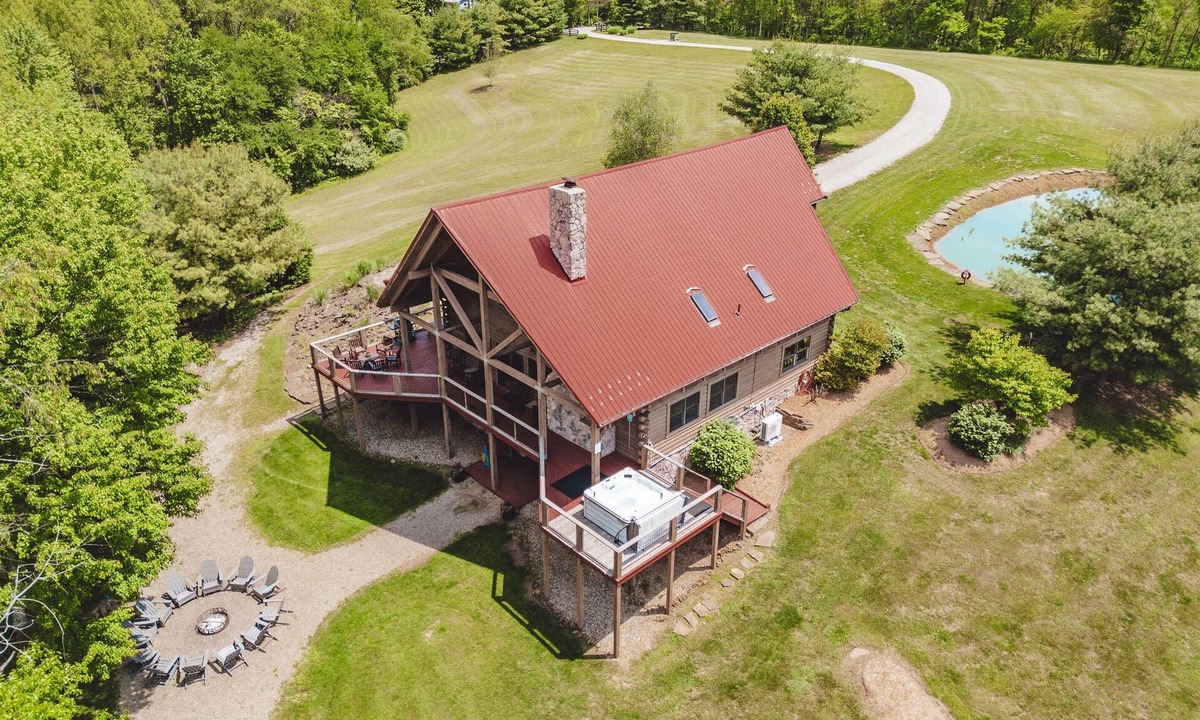 Rockbridge Cabin | High Meadows Secluded Luxury Lodge, 20+ Acres, Hot Tub, Private Trails, Wifi