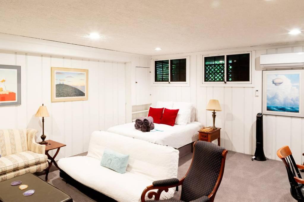 Glover Park Apartment | Huge Studio w Full Kitchen W D Parking