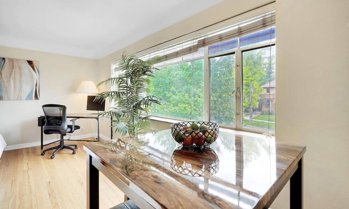 Cherry Creek Apartment | King Bed~Work Space~Walkable