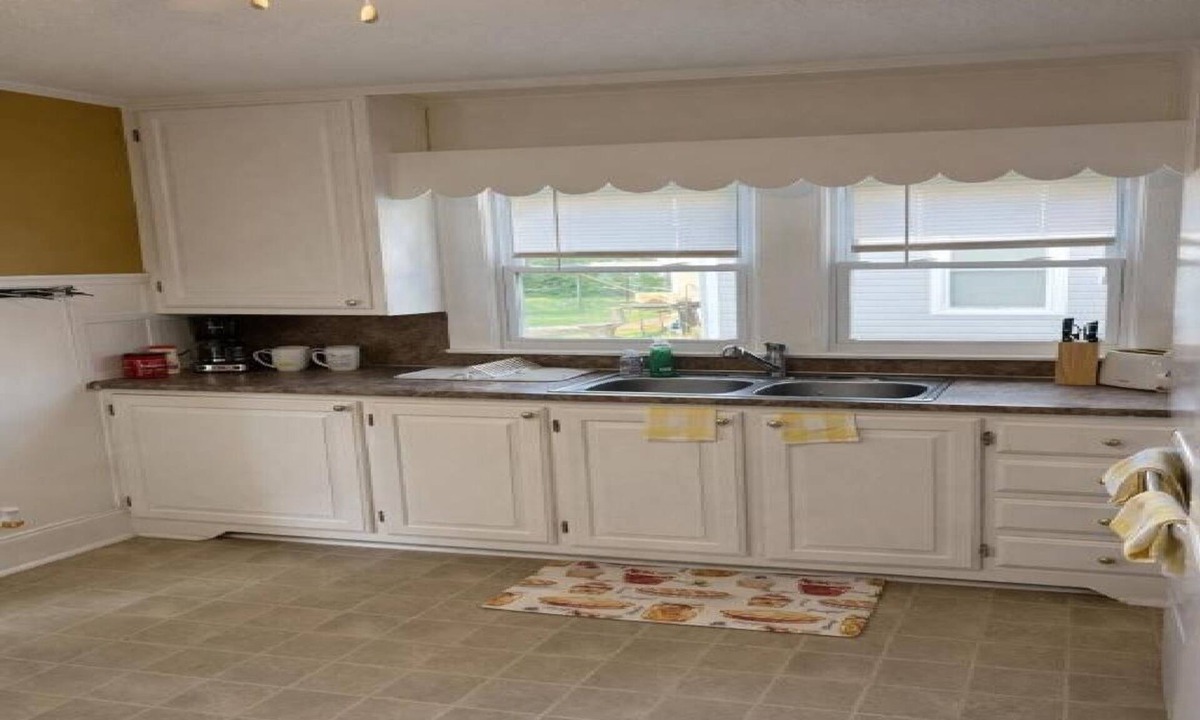 Kings Mountain House | Kings Mountain Cozy Cottage - 2BR/1BA 5 mins from Two Kings Casino