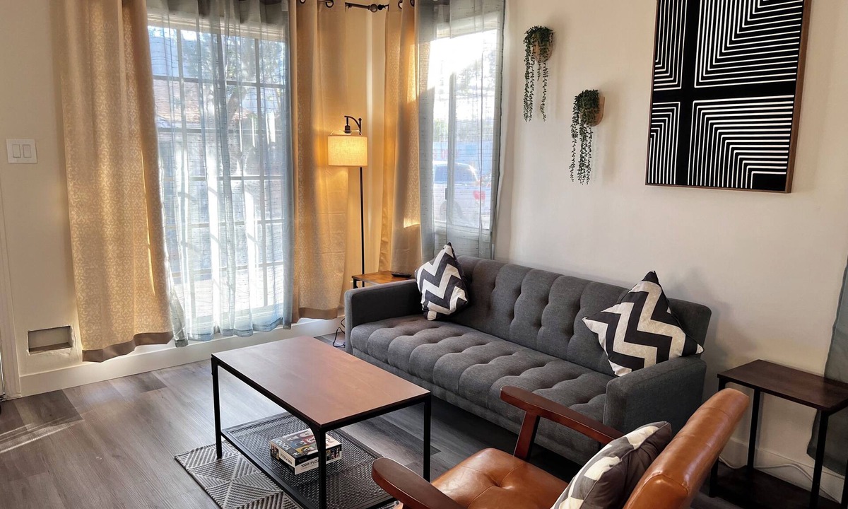 Pacific - Edison House | LA Chic 1BR in Glendale Near Hollywood and Downtown LA