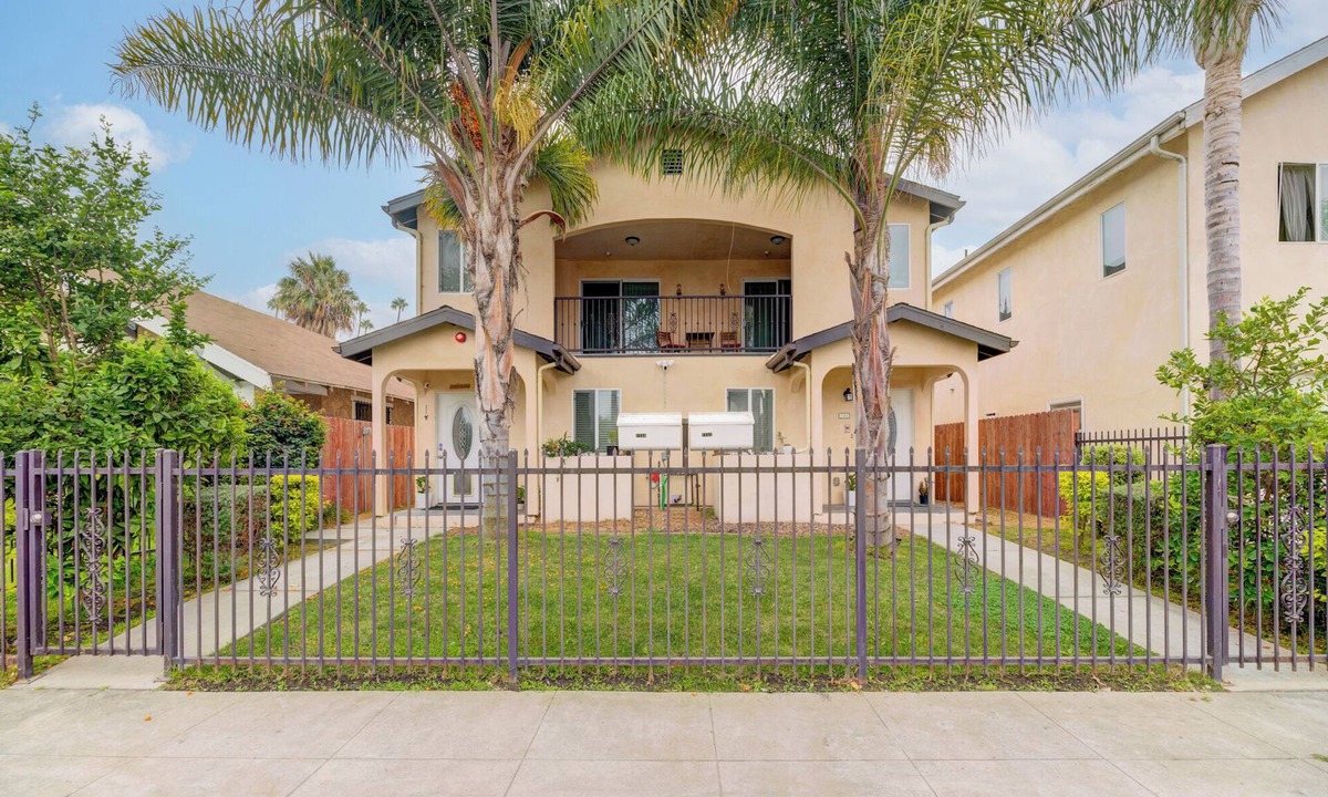Los Angeles House | LA Urban Retreat – Easy Access to SoFi, DTLA & USC
