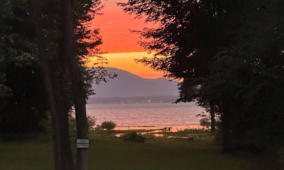 Broadalbin House | Lake Front Oasis/Private Beach/Epic Sunsets