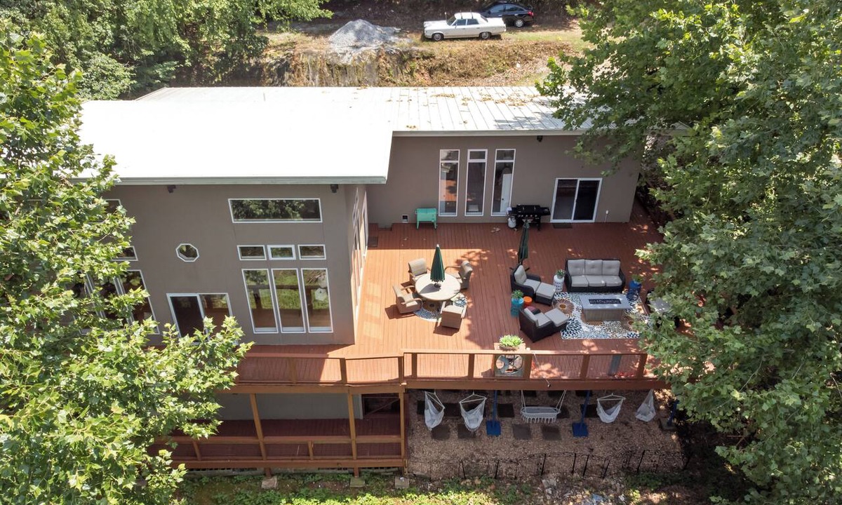 Springdale House | Lake View/Massage Chair/Skiball/Darts/shuffelboard/foosball