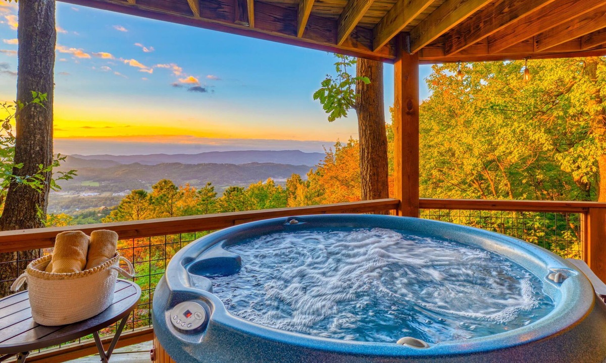 Smoky Mountains Cabin | Large Secluded Cabin w/Amazing Views, Firepit, Theater, Game RM, Outdoor Shower!