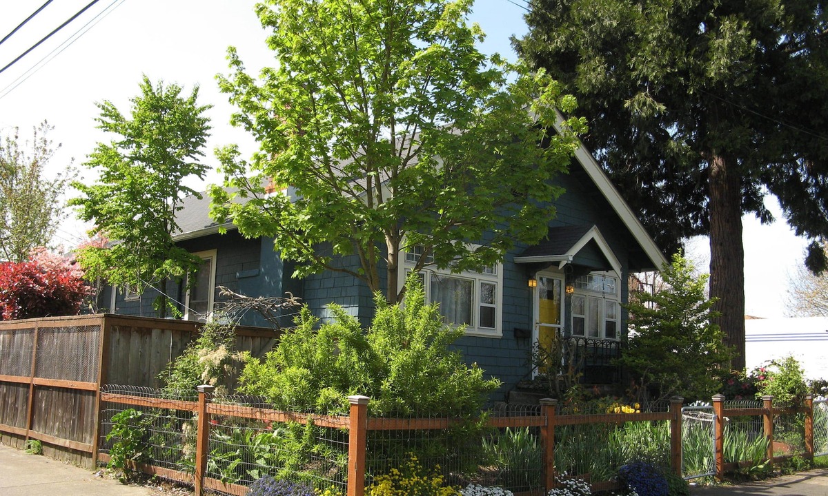 West Eugene House | Location! Location! Location! Easy access to everything Eugene, arts to outdoors