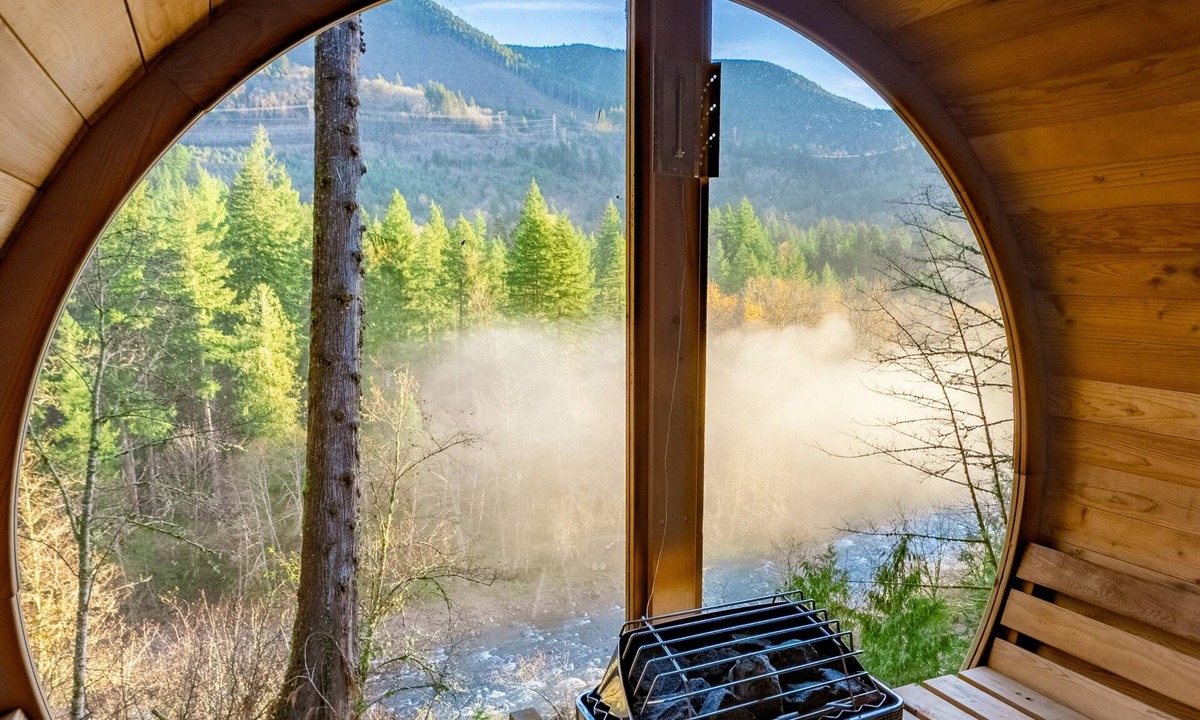 Brightwood Ski Chalet | Lux River Mnt. Views! Game Rm. Bike Shop. Hot Tub. Fire Pits. Ski Boot Dryers.