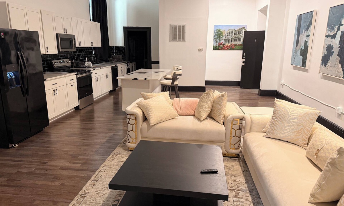 Downtown Baltimore Apartment | Luxury 2-bedroom apartment in Mount Vernon, Baltimore MD