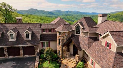 Black Mountain Villa | Luxury Mountaintop 2-Home Compound on 50 acres, Sleeps 28, Black Mountain, Asheville