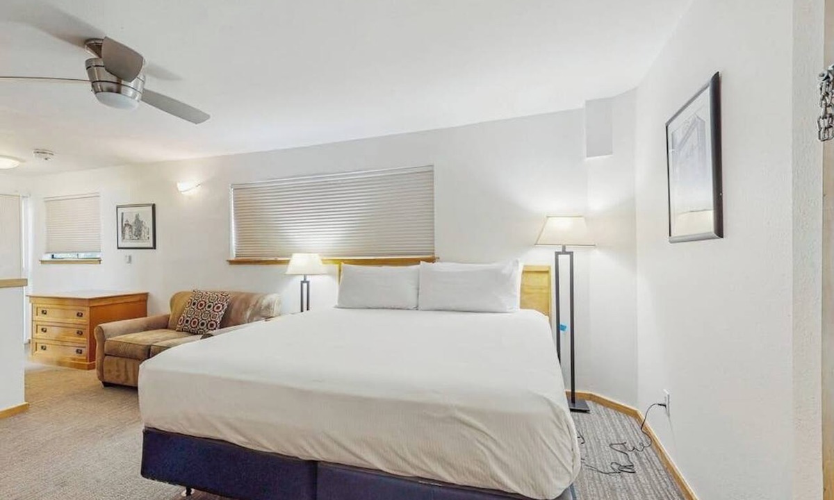 West End Cabin | Main St room - pool & hot tub - walk to lifts, dog-friendly, 3rd floor balcony