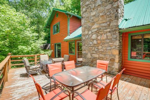 Wolf Laurel House | Mars Hill Cabin w/Pool Table ~ 2 Mi to Wolf Ridge