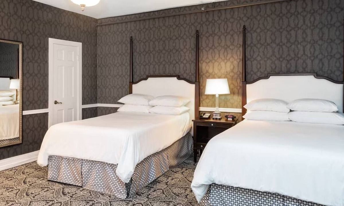 Historic District Hotel | Maryland Inn 2 Double Beds | Historic Inns | 0.3 Mi to Naval Academy