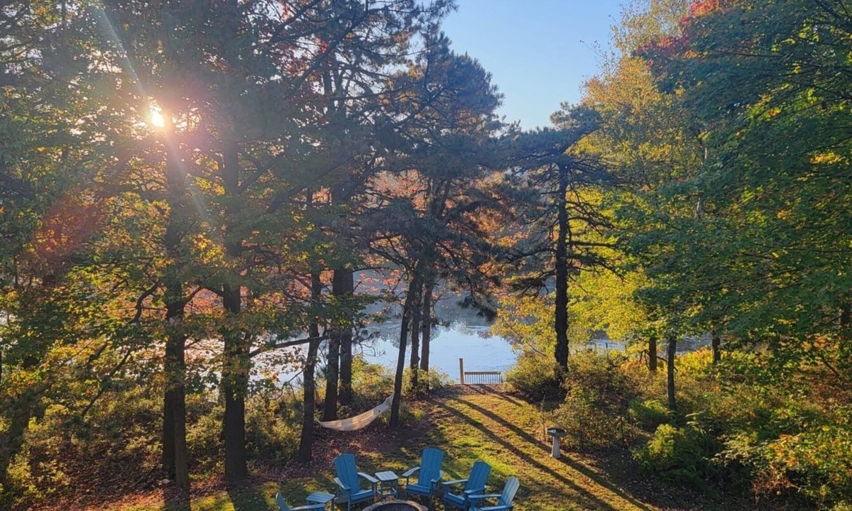 Long Pond House | Minutes from KALAHARI and CAMELBACK, LAKEFRONT RETREAT! Sleeps10+, GameRm