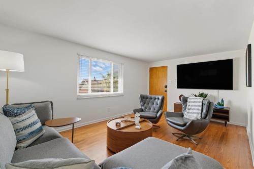 Bellevue Apartment | Modern Bellevue Retreat 10 Min to Downtown