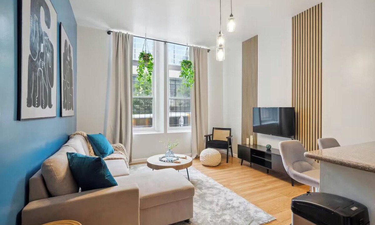 Rittenhouse Row Condo | Modern Bright 1-bedroom condo in Rittenhouse Square- Center City Philadelphia