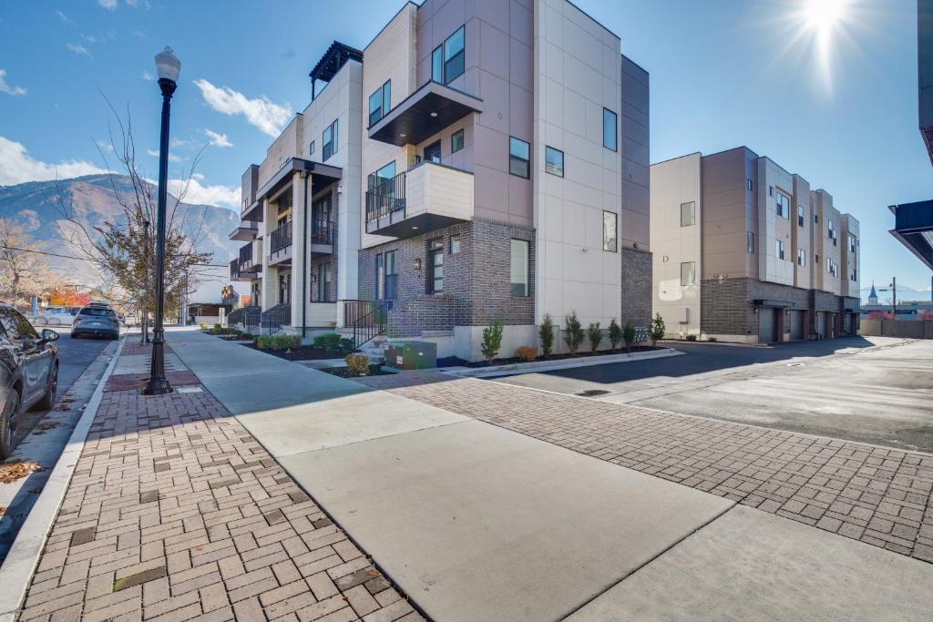 Central Business District House | Modern Downtown Provo Townhome w/Balcony!