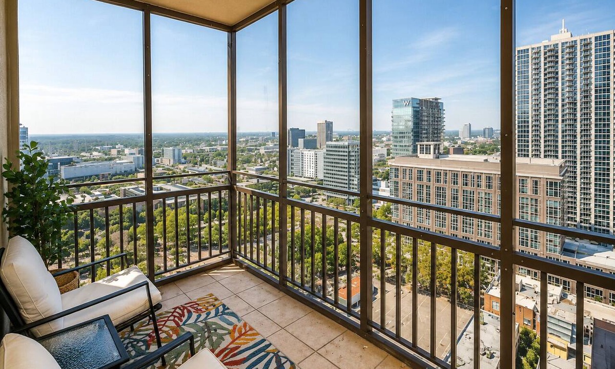 Fairlie-Poplar Historic District Apartment | Modern High-Floor condo at Heart of Downtown & Skyline Balcony