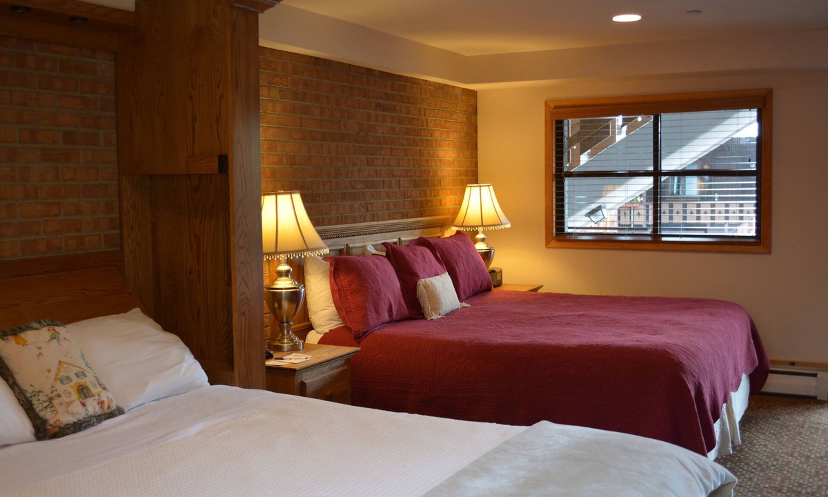 Downtown Hotel | Mountain Chalet Aspen