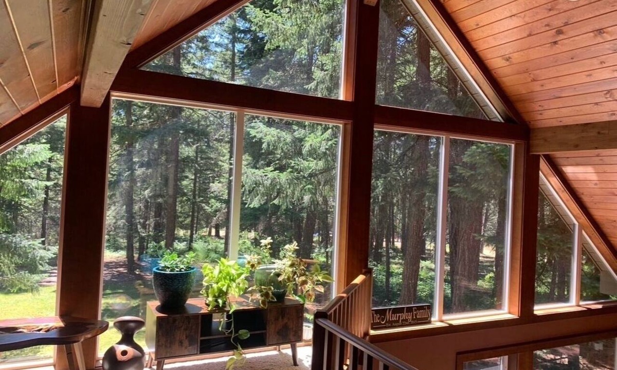 White Salmon Ski Chalet | Mountain Chalet in the Columbia Gorge just minutes from White Salmon River