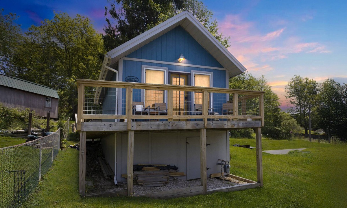 Thomas Cabin | Mountain Koru Near Trails & Town 2 Bedroom Cabin