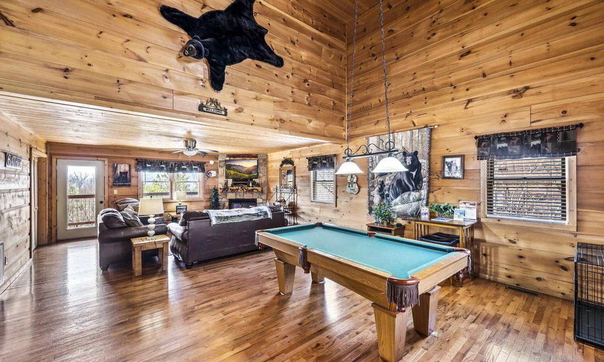 Gatlinburg Cabin | Mountain Views, Private Hot Tub & FREE Attraction Tickets