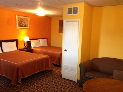 Niagara Falls Hotel | New Red Carpet