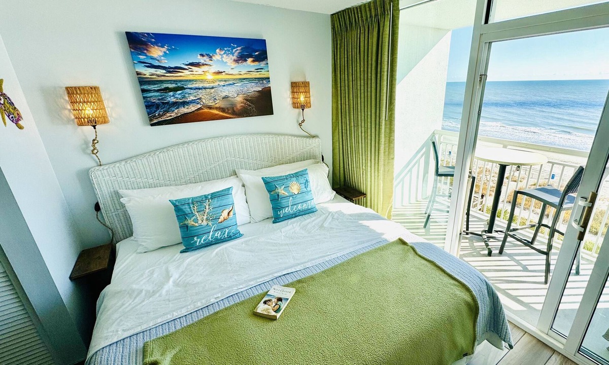 Myrtle Beach Condo | 💎NEWLY REMODELED! ISLAND TIME Honeymoon Suite Direct Oceanfront King Luxury