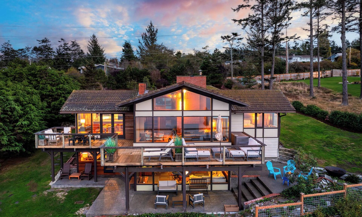 Oak Harbor House | Oceanfront Home w/Views, Offices & Firepits + Beach Access | Salish Sea Escape