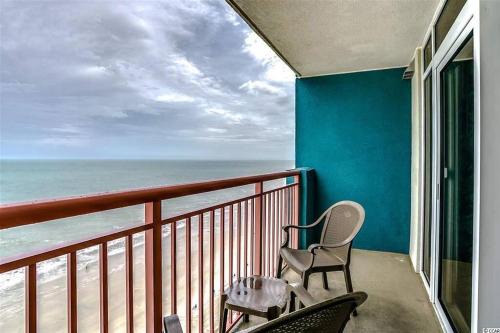 Myrtle Beach Apartment | *OceanFRONT @ Paradise*Queen Beds*Pools Galore*R18