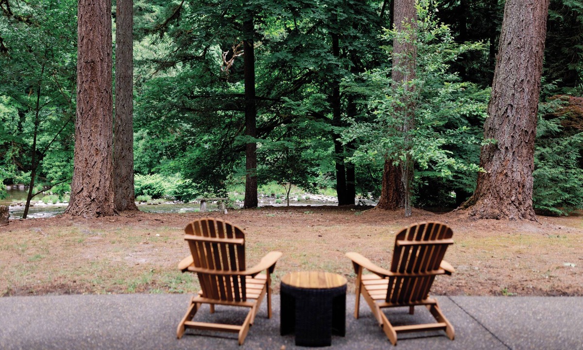 Washougal House | Peaceful Forest Riverfront Escape near PDX w/Hot Tub, Kayaks, & River Access