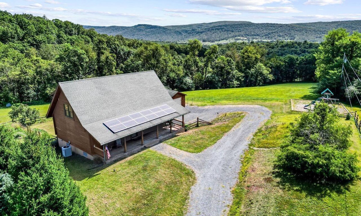 Kirby Cabin | Peaceful Mountain Cabin with Hot Tub, Screened Porch & Views Near Lost River, Baker WV