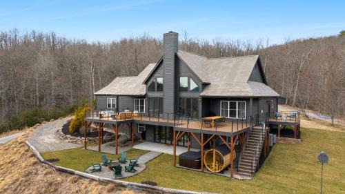Black Mountain House | Peak Perfection by Carolina Mornings
