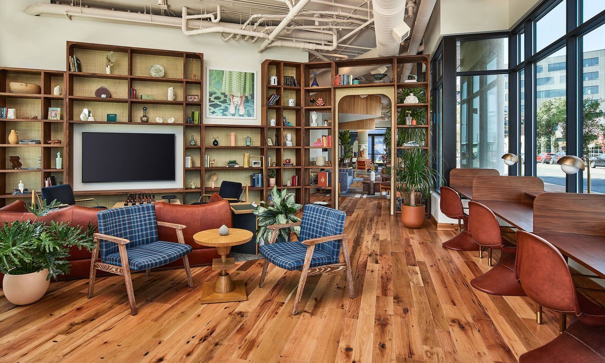 Cole Apartment | Pet Friendly + Accessible Flat | Rooftop Views