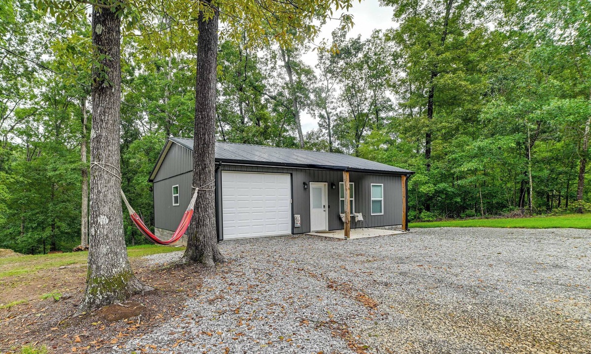 Almo Cabin | Pet-Friendly Murray Vacation Rental w/ Grill!