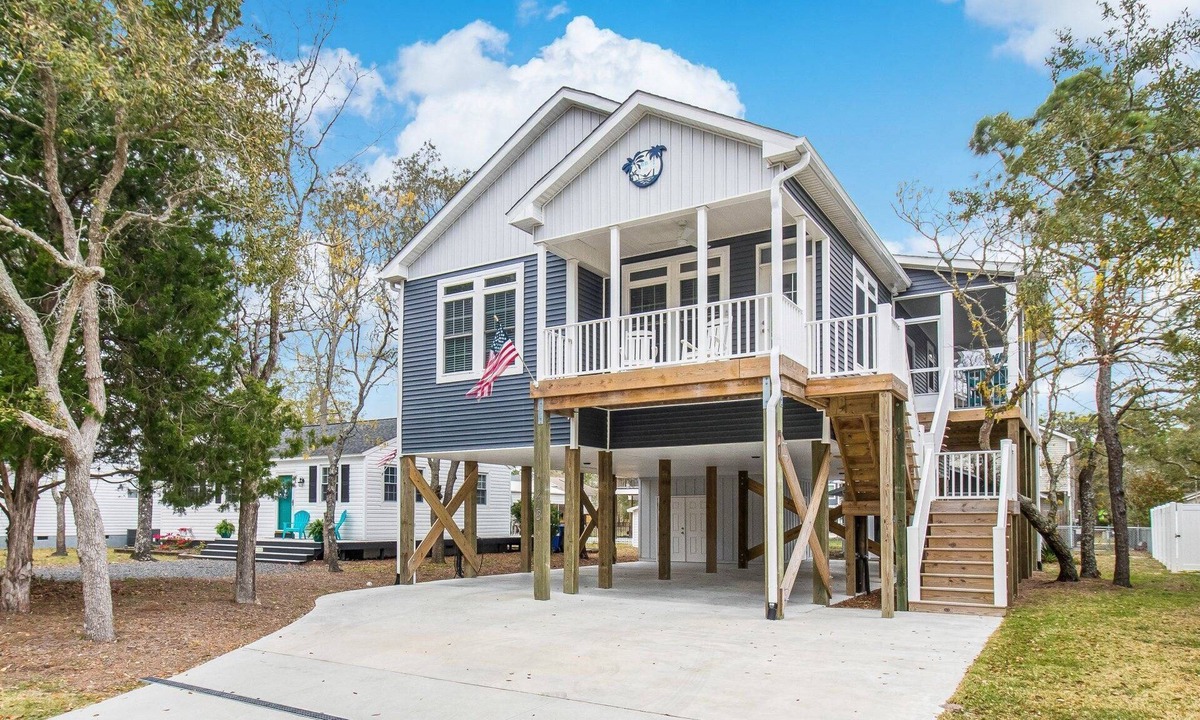 Tranquil Harbour House | Pet Friendly, Perfect Beach Getaway! Private Bungalow w/living Space!