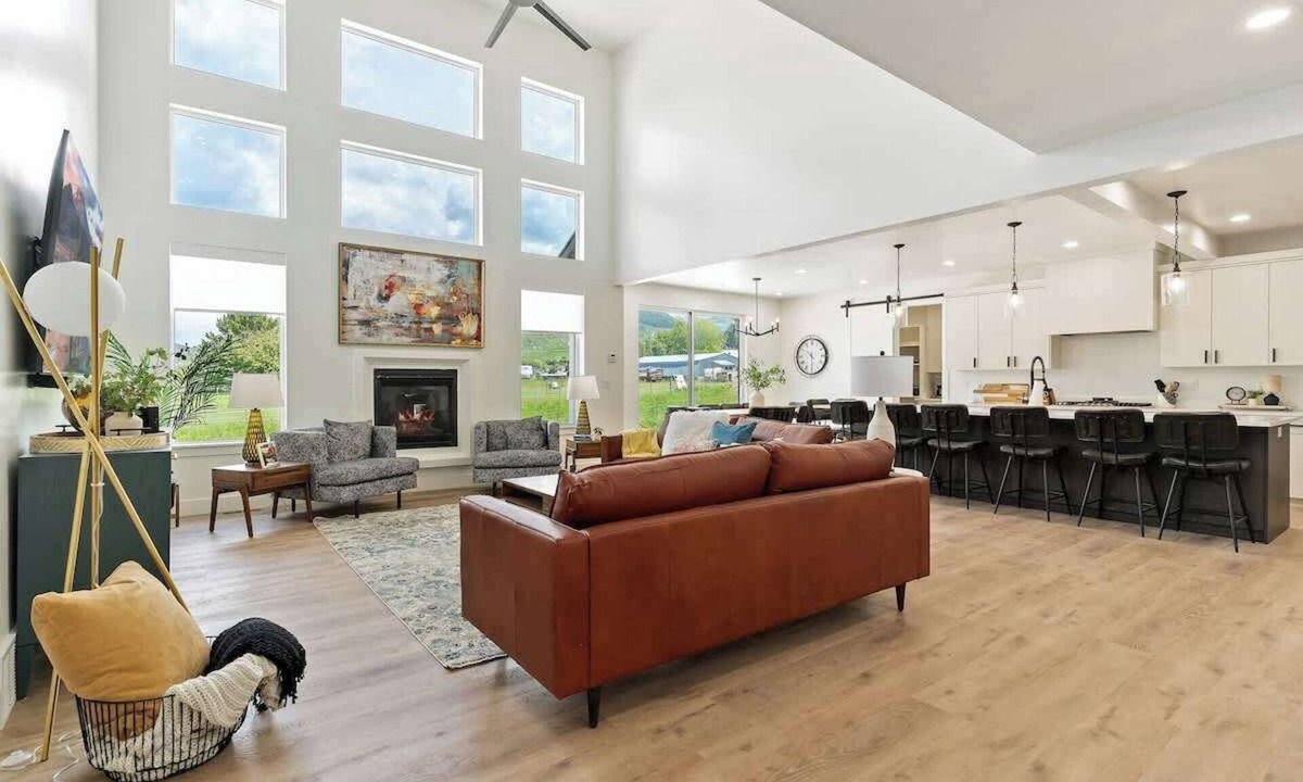 Lava Hot Springs House | Pickleball Playhouse, Hot Tub, Theater, Game Room!
