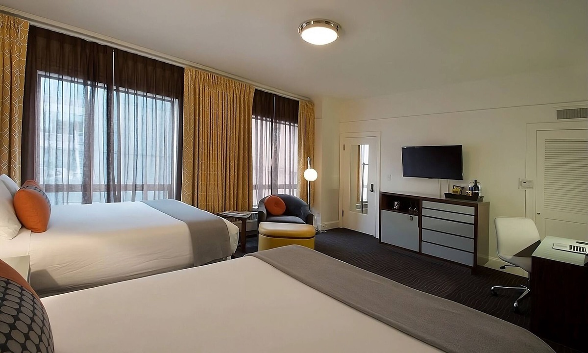 Downtown Portland Hotel | Premium Two Double Beds