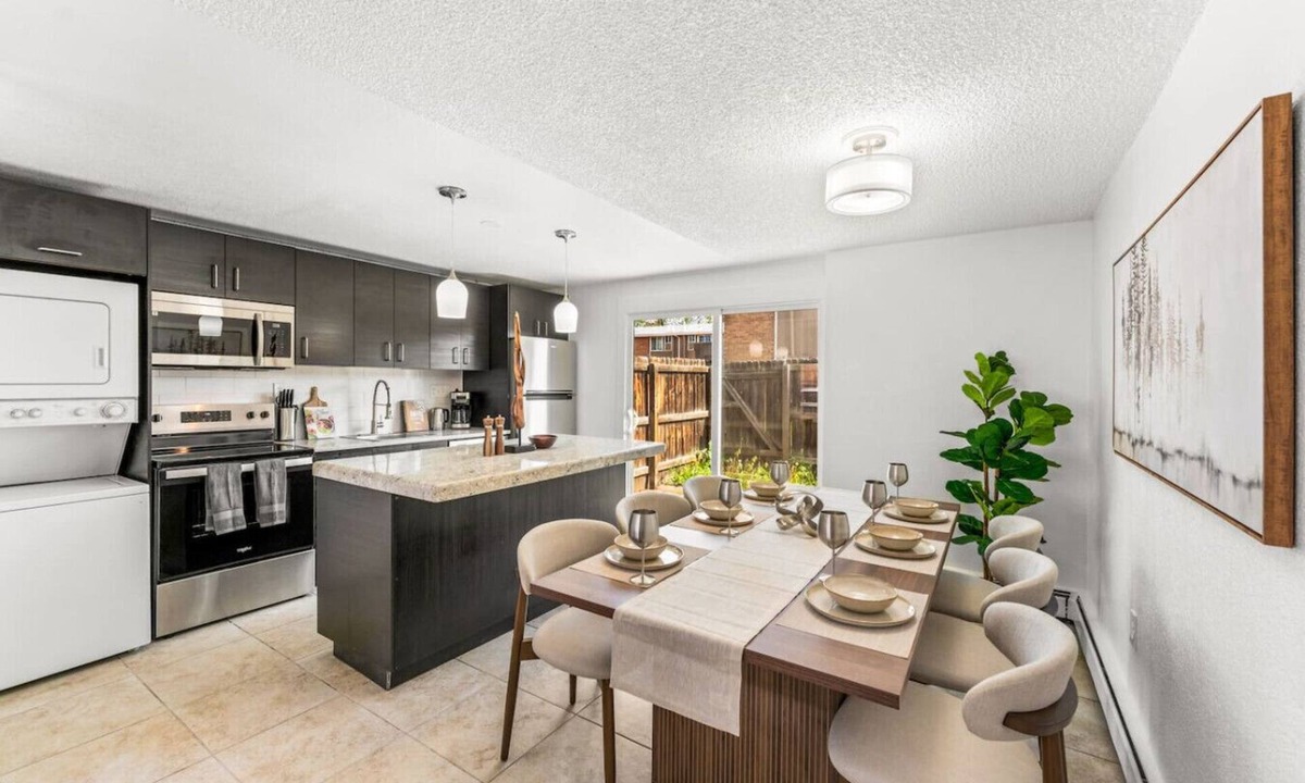 Arvada Villa | Prime Location ~ 4 minute drive to Old Town Arvada - 2 bedrooms/3 beds/1 bath