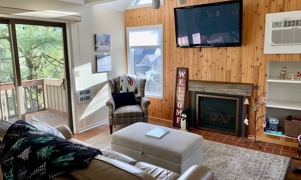Clymer Condo | Prime Location! Clean 3 BDRM/3 FULL BATH. Next to MountainAdventures & MainLodge
